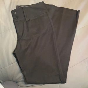 Maurices Dress Pants.. Size 3/4.. Color Black